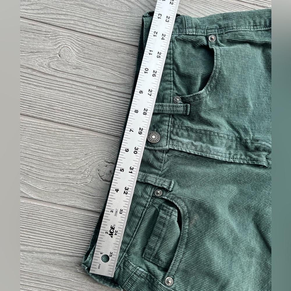 American Eagle Green Corduroy Mom Jeans Size 2 Regular - Picture 7 of 10